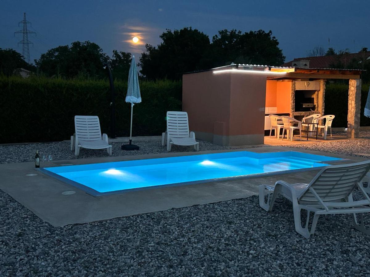 Dora House With Wifi And Outdoor Swimming Pool Βίλα Πούλα Εξωτερικό φωτογραφία
