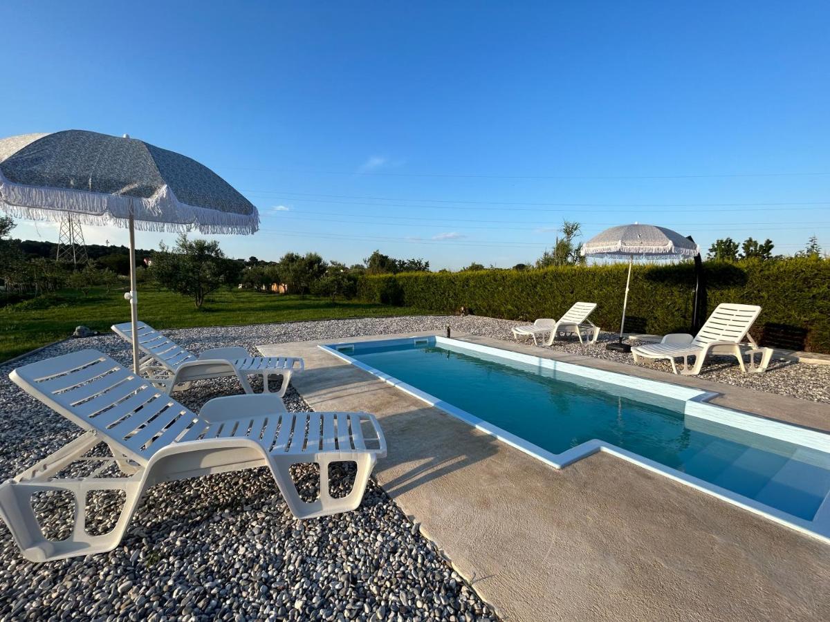 Dora House With Wifi And Outdoor Swimming Pool Βίλα Πούλα Εξωτερικό φωτογραφία