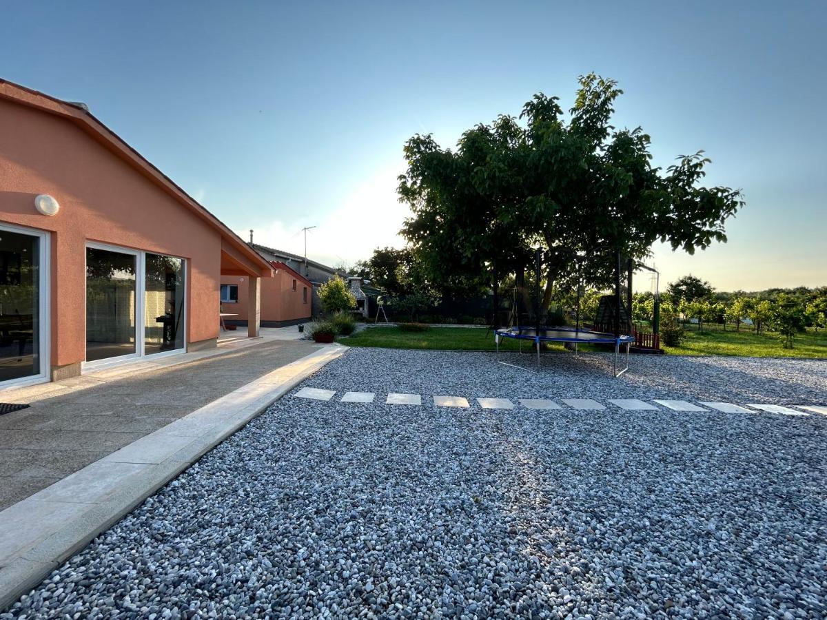 Dora House With Wifi And Outdoor Swimming Pool Βίλα Πούλα Εξωτερικό φωτογραφία