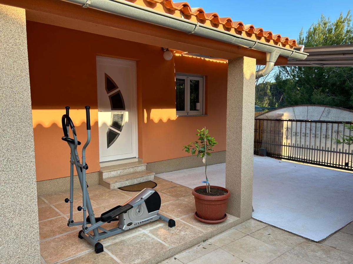 Dora House With Wifi And Outdoor Swimming Pool Βίλα Πούλα Εξωτερικό φωτογραφία