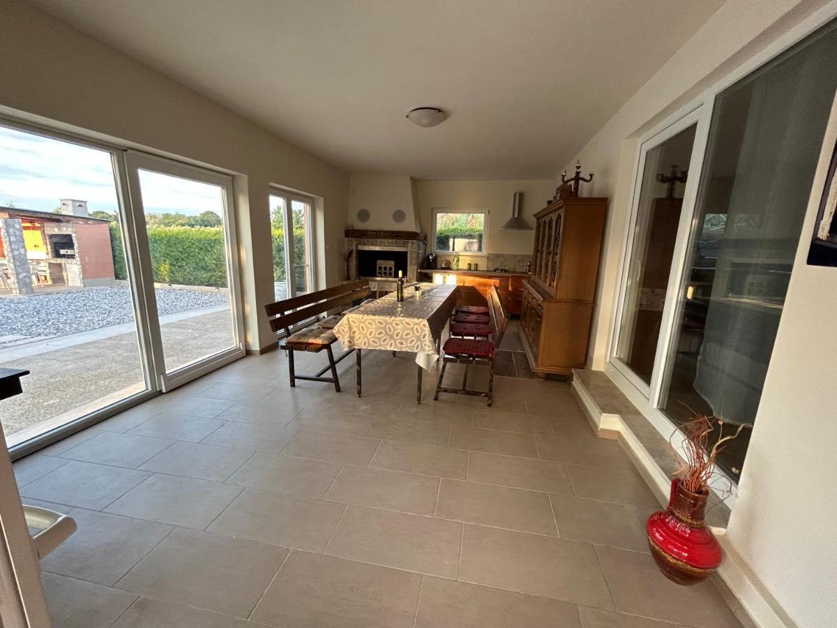 Dora House With Wifi And Outdoor Swimming Pool Βίλα Πούλα Εξωτερικό φωτογραφία