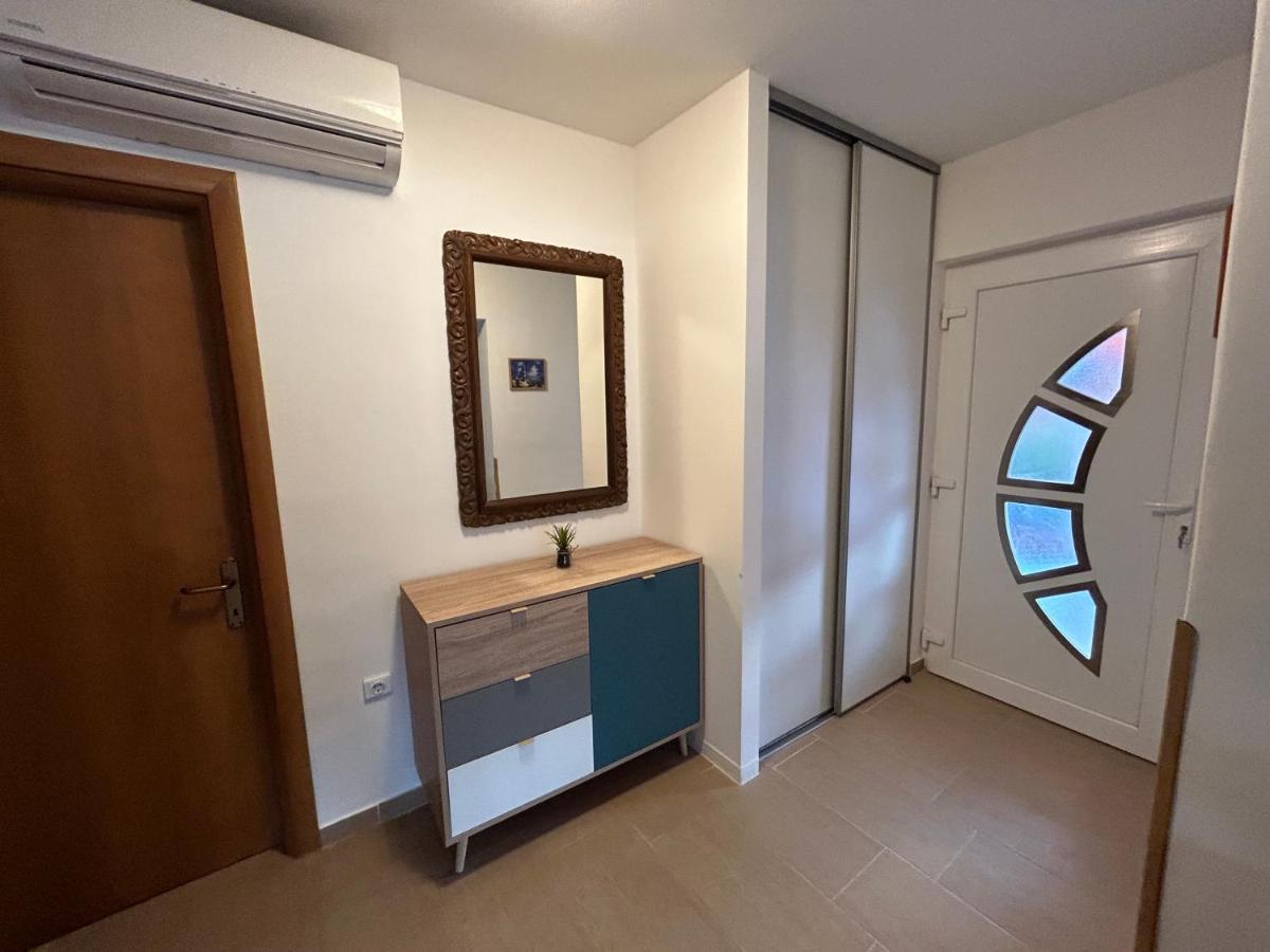 Dora House With Wifi And Outdoor Swimming Pool Βίλα Πούλα Εξωτερικό φωτογραφία