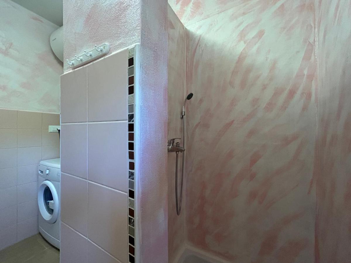 Dora House With Wifi And Outdoor Swimming Pool Βίλα Πούλα Εξωτερικό φωτογραφία